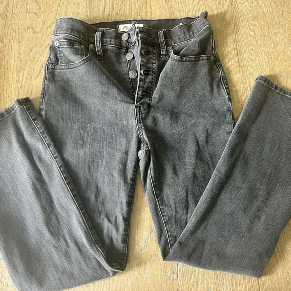 Madewell Cali Demi-Boot Jeans in Bellspring Wash Button-Front Edition - Picture 5 of 11